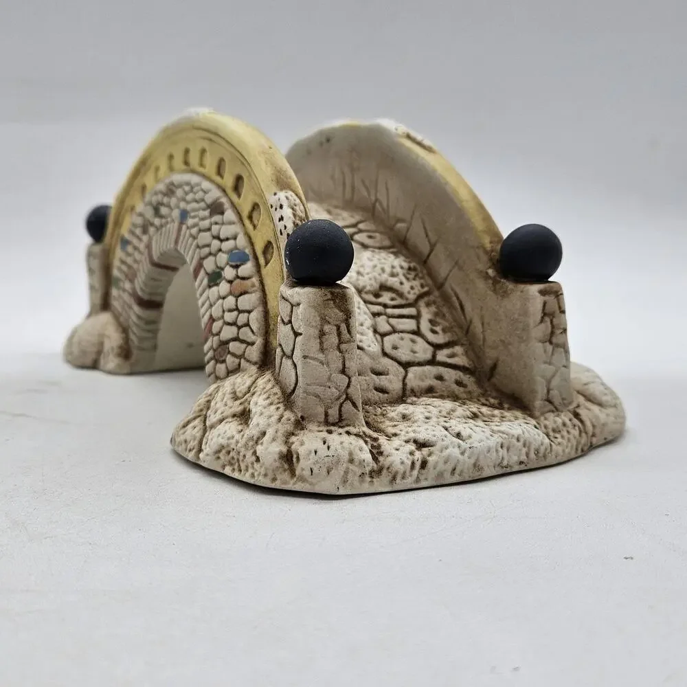 Unmarked ceramic bridge